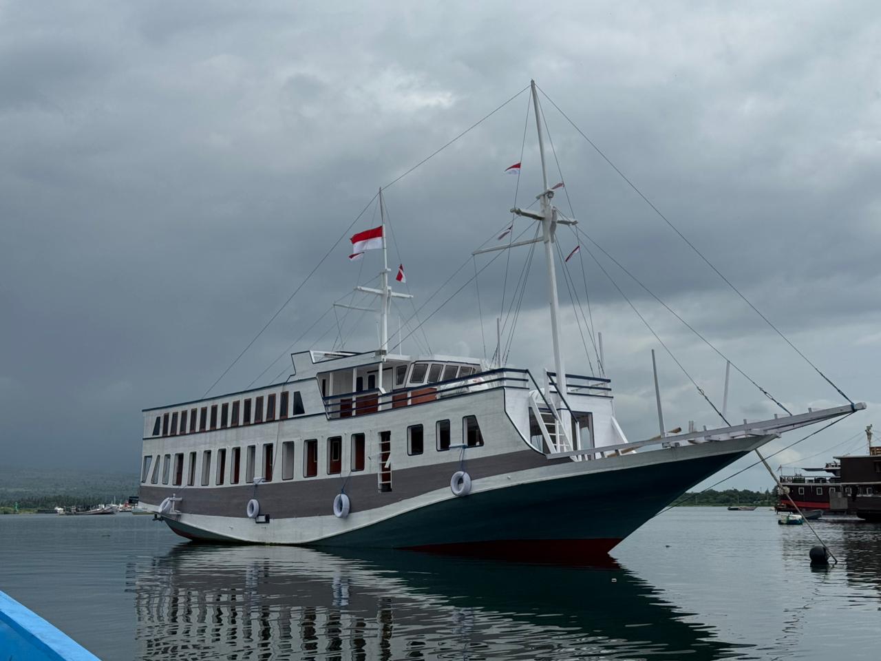 KLM Nur Amira Exterior